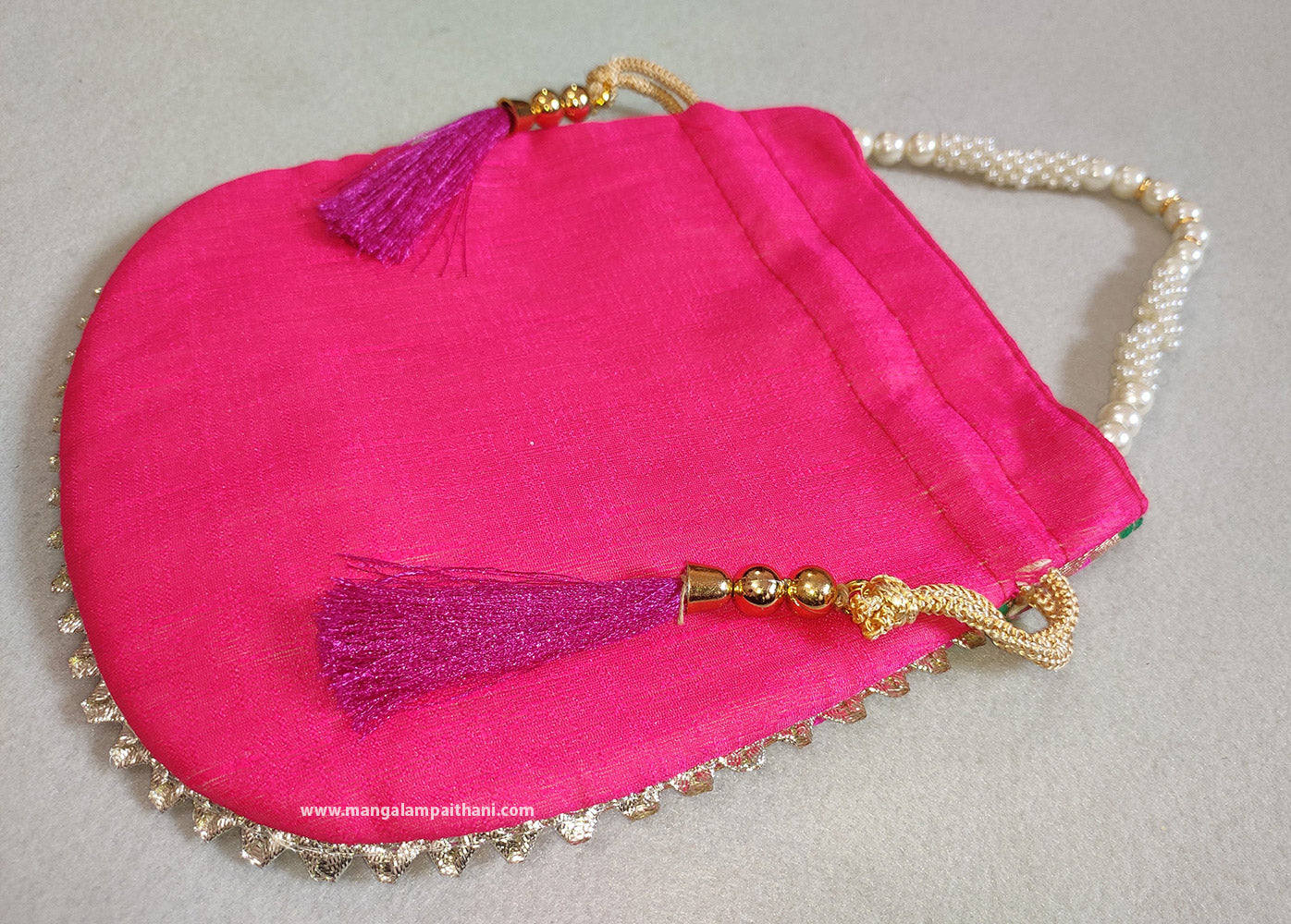 red paithani batwa